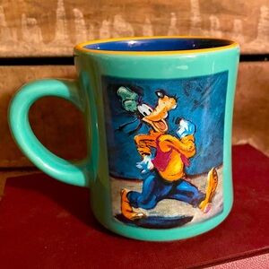 Vintage Disney coffee mug cup featuring Goofy